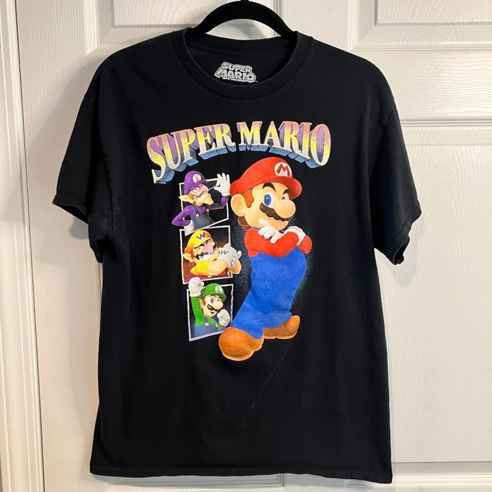 Super Mario Bros. Men's T-Shirt Size M Authentic Merch Character Graphic T-Shirt
